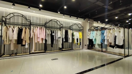 卡利亚里品牌折扣女装网络直播货源 衣琳 卡利亚里品牌折扣女装网络直播货源 衣琳