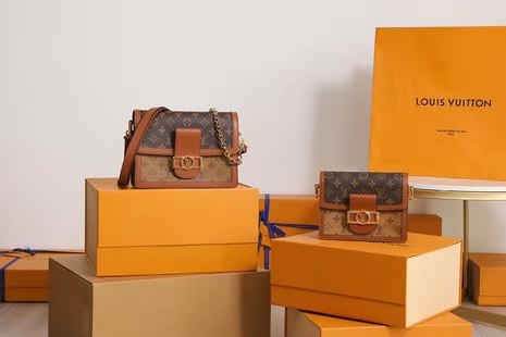 顶级东莞代工厂货、源头源头包包一手货源、奢侈品源头一手货源微 顶级东莞代工厂货、源头源头包包一手货源、奢侈品源头一手货源微
