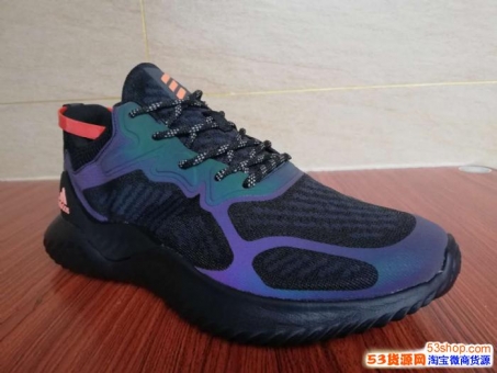 ��̤�˶�Ь�������˹���ֱ�����д���Adidas�¿�ʱ��Ҭ��3