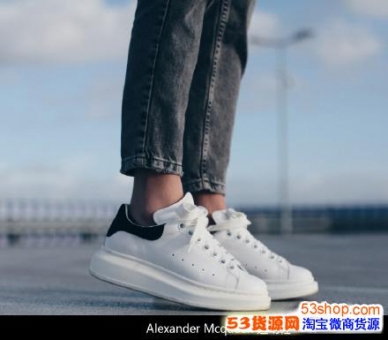 һ�ֻ�Դ�˶�Ь�˶���AlexanderMcQueen����С��